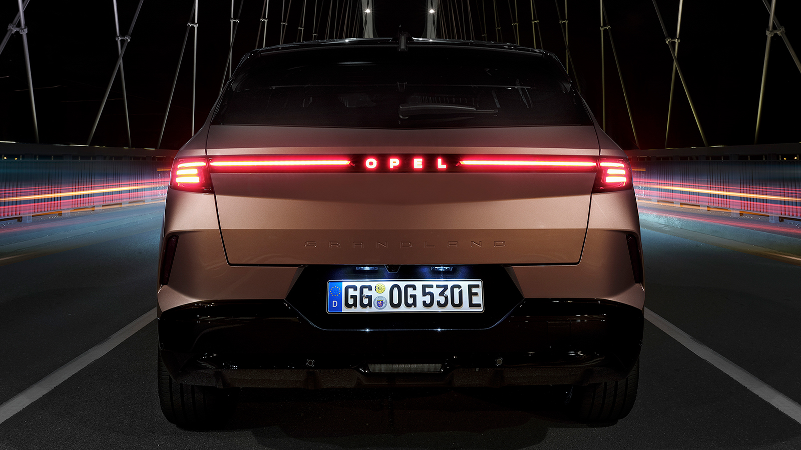 Το νέο Opel Grandland μας συστήνει τα φώτα Intelli-Lux HD